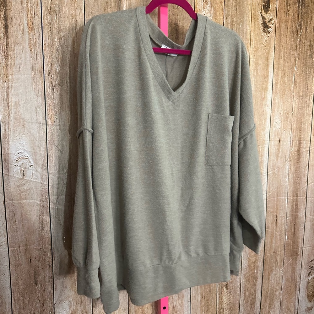 Zenana Outfitters Beige V-Neck Top